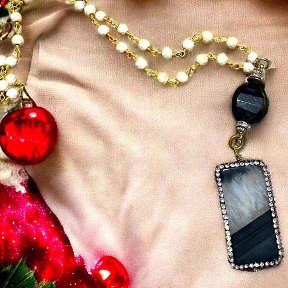 Beautiful Matching Black Necklace and Bracelet Set 🖤 - Picture 2 of 4